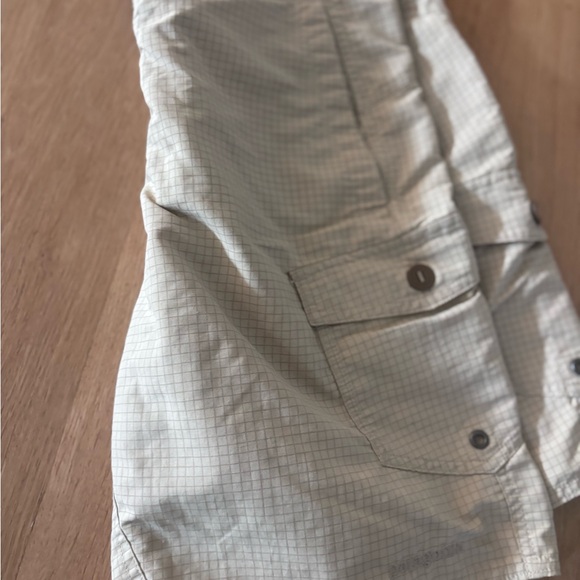 Patagonia Men's Light Tan Cargo Shorts - Picture 6 of 6